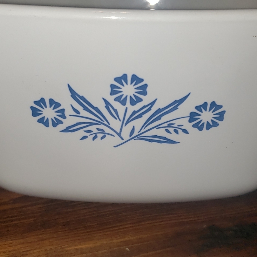 Corning Ware Blue Cornflower Casserole Dis… - Picture 8 of 9